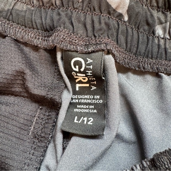 Lot Of 2 Athleta Girl ALL PLAY 3" Running Shorts with Zip Pockets Size L I23 - Picture 4 of 6